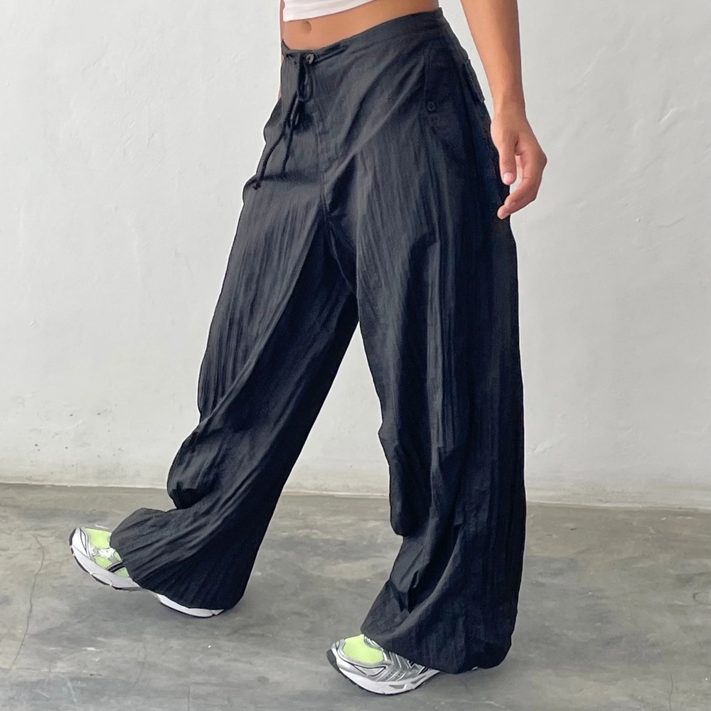 BRAND NEW motel rocks black parachute pants